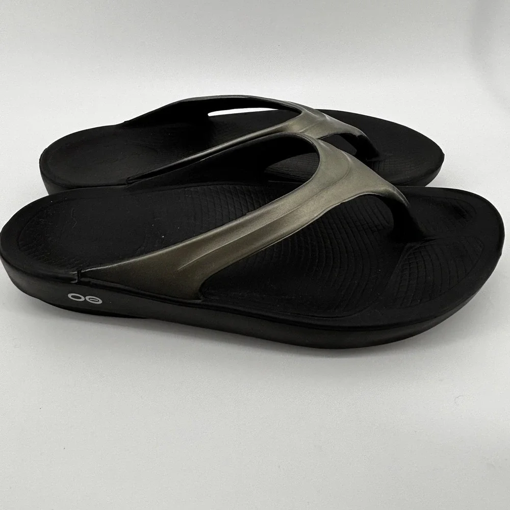Oofos Women's 9 OOlala Luxe Recovery Thong Flip Flops Black/Latte 10 EU40 - Picture 2 of 9